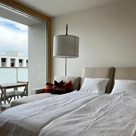 Apartamento Elegant Flat With Balcony, Workspace, Garage *
