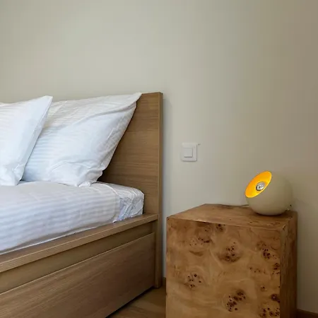 公寓 Elegant Flat With Balcony, Workspace, Garage