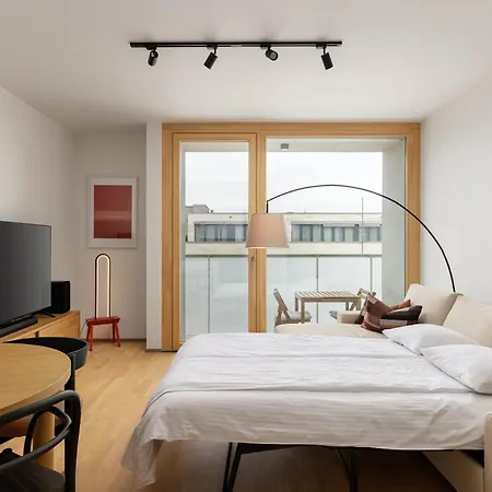 شقة Elegant Flat With Balcony, Workspace, Garage