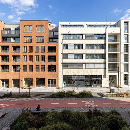 Elegant Flat With Balcony, Workspace, Garage Apartment Prag