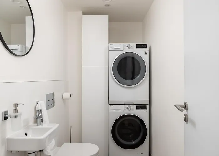 Elegant Flat With Balcony, Workspace, Garage * براغ