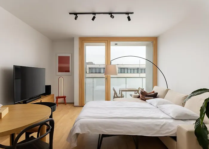 شقة Elegant Flat With Balcony, Workspace, Garage