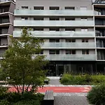 Elegant Flat With Balcony, Workspace, Garage Prága