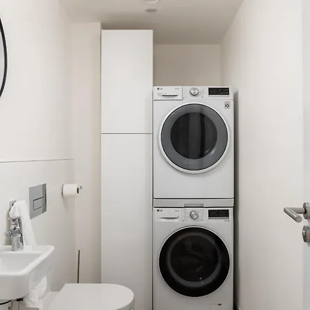 Elegant Flat With Balcony, Workspace, Garage * Prag