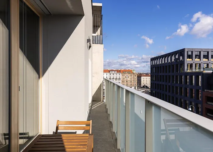 Elegant Flat With Balcony, Workspace, Garage Lejlighed